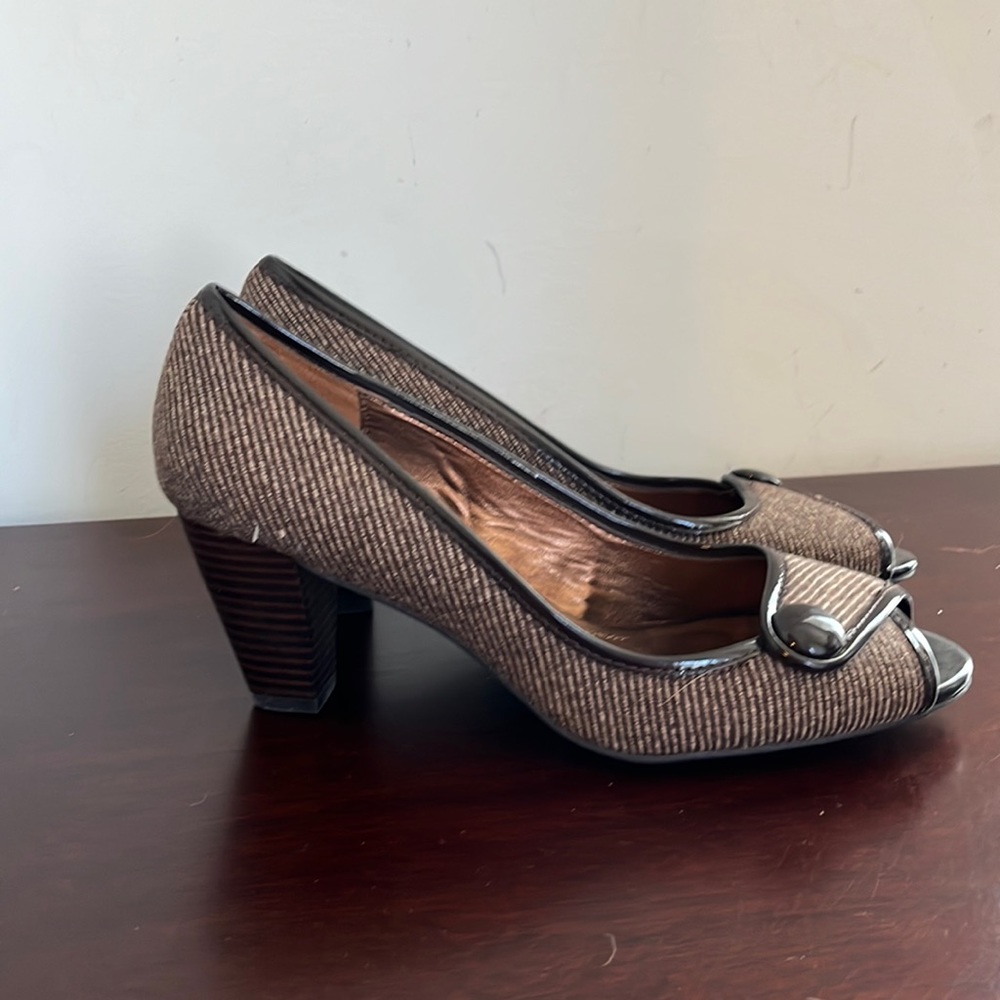 Brown heels open toe- size 9 naturalizer. Never worn